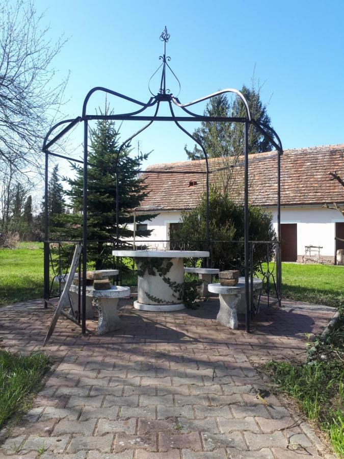 Axtburg Apartments Berbaltavar Экстерьер фото